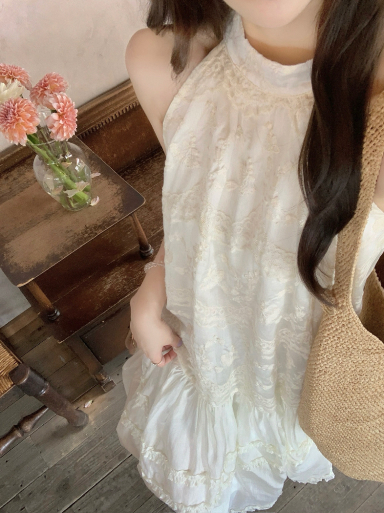 Sleeveless simple long loose embroidery wood ear dress