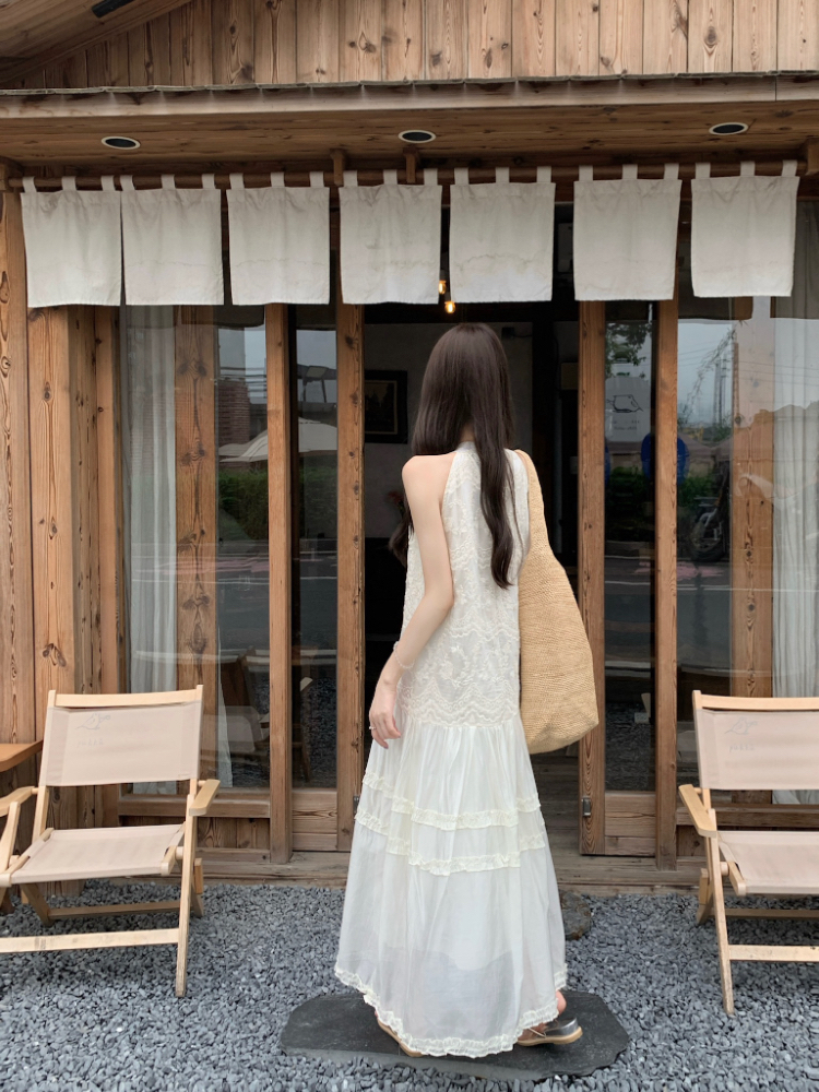 Sleeveless simple long loose embroidery wood ear dress