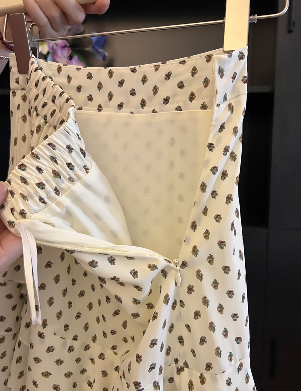 Lotus leaf edges A-line polka dot irregular slim skirt
