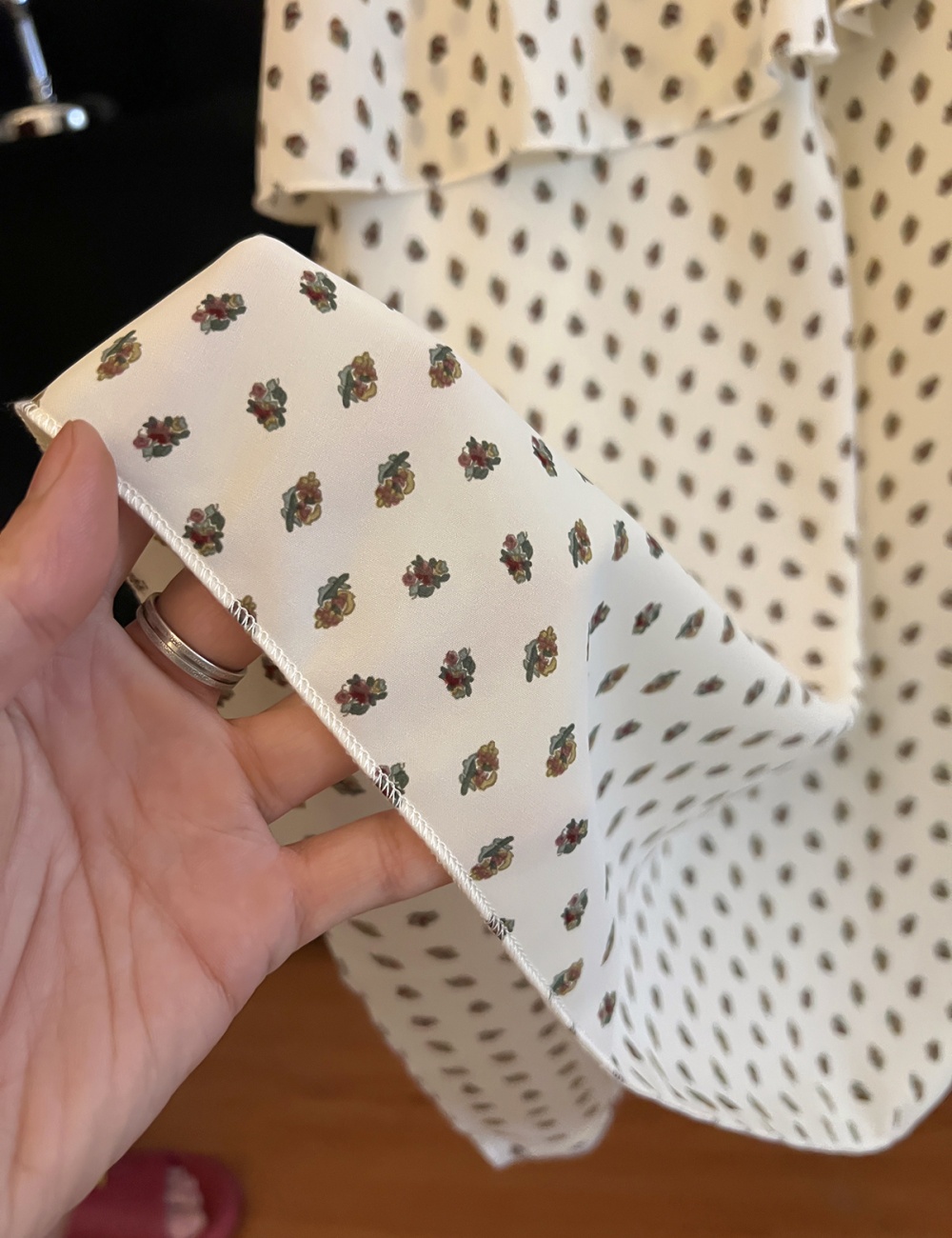 Lotus leaf edges A-line polka dot irregular slim skirt