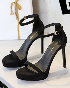 Broadcloth platform European style sandals for women