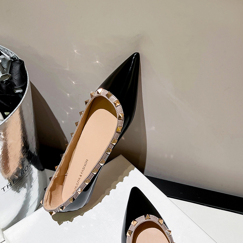 Nude color temperament shoes rivet flattie for women
