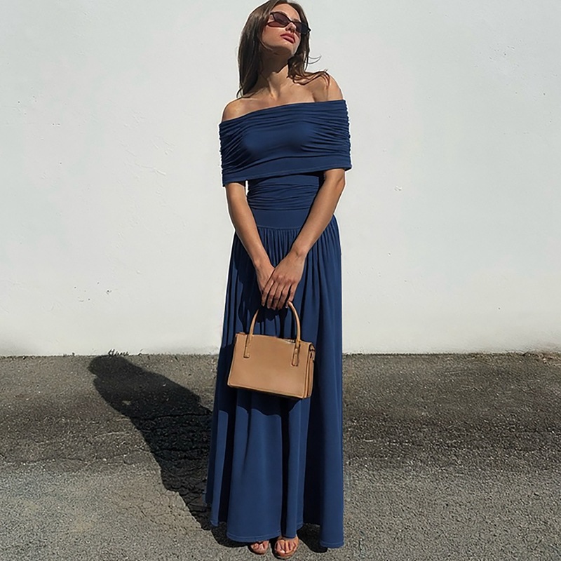 Horizontal collar pure temperament dress