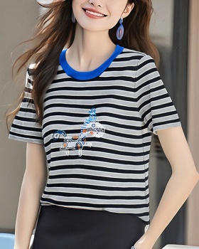 Mixed colors short sleeve pony knitted embroidery tops