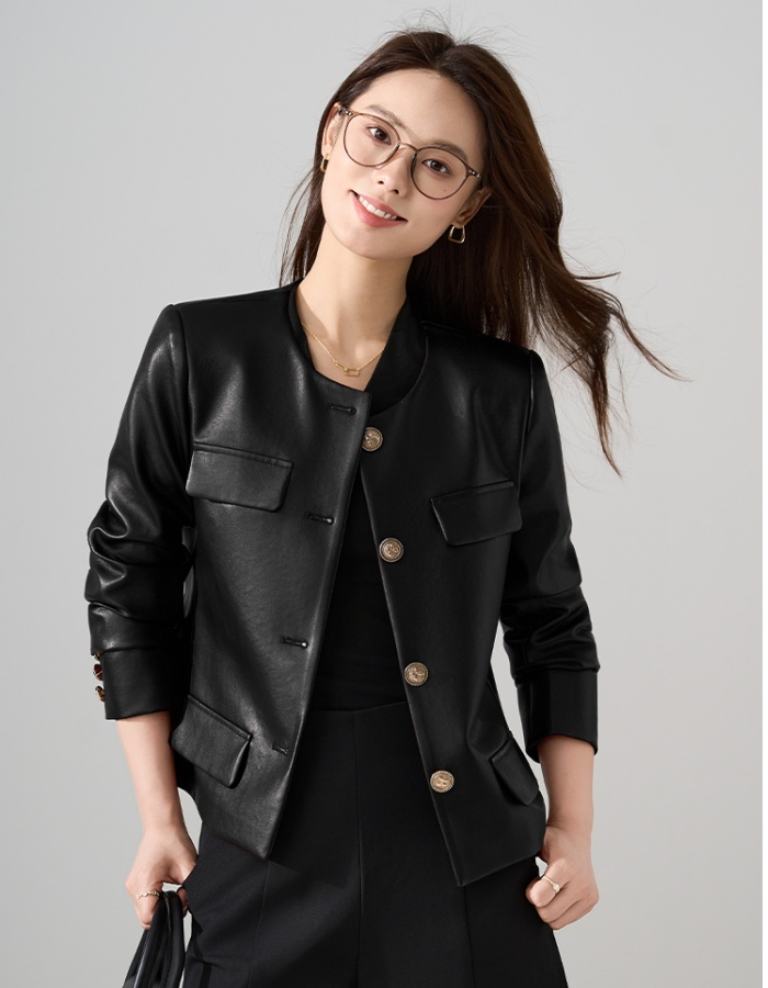 Short chanelstyle round neck wallet France style black coat