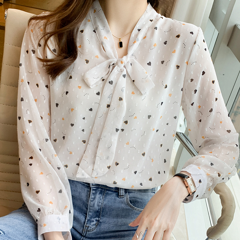 Wears outside floral bottoming shirt bow small shirt for women