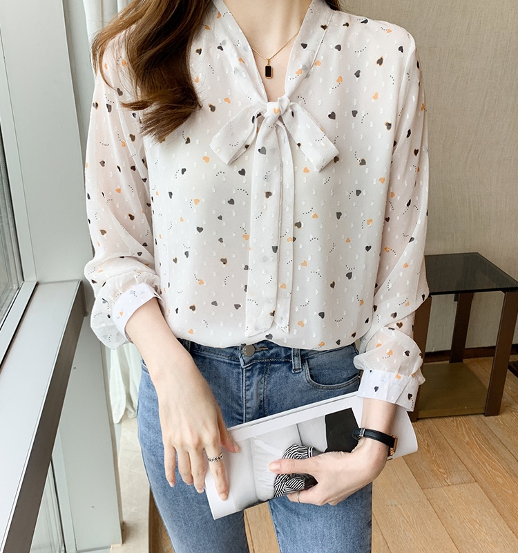 Wears outside floral bottoming shirt bow small shirt for women