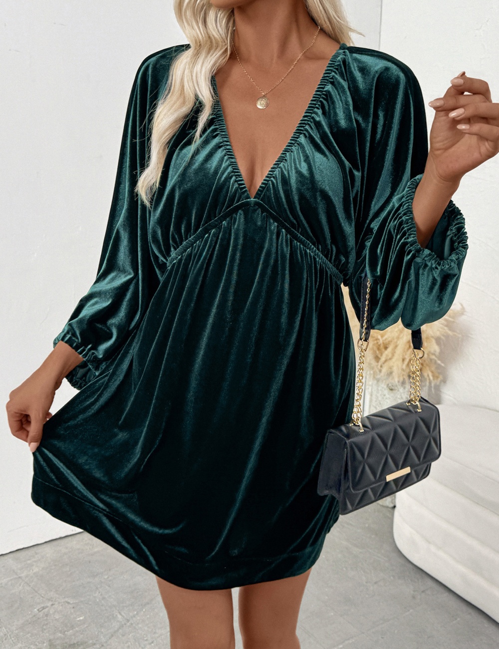 Elegant autumn and winter lantern sleeve dress for women