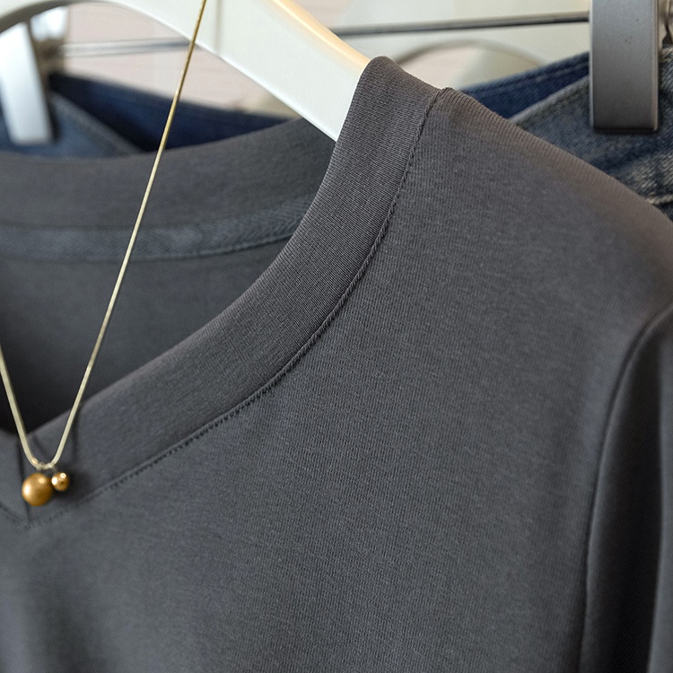 Large yard V-neck tops niche slim T-shirt for women