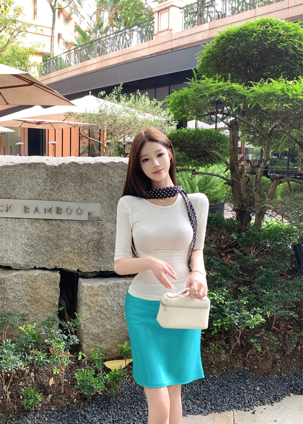 Temperament round neck enticement T-shirt thin satin tops