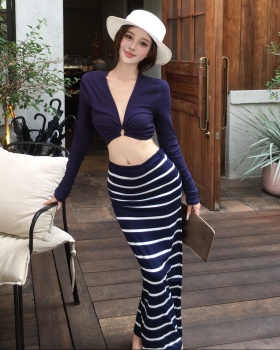 V-neck slim spicegirl T-shirt stripe short skirt a set for women