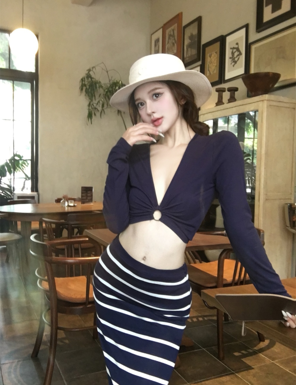 V-neck slim spicegirl T-shirt stripe short skirt a set for women