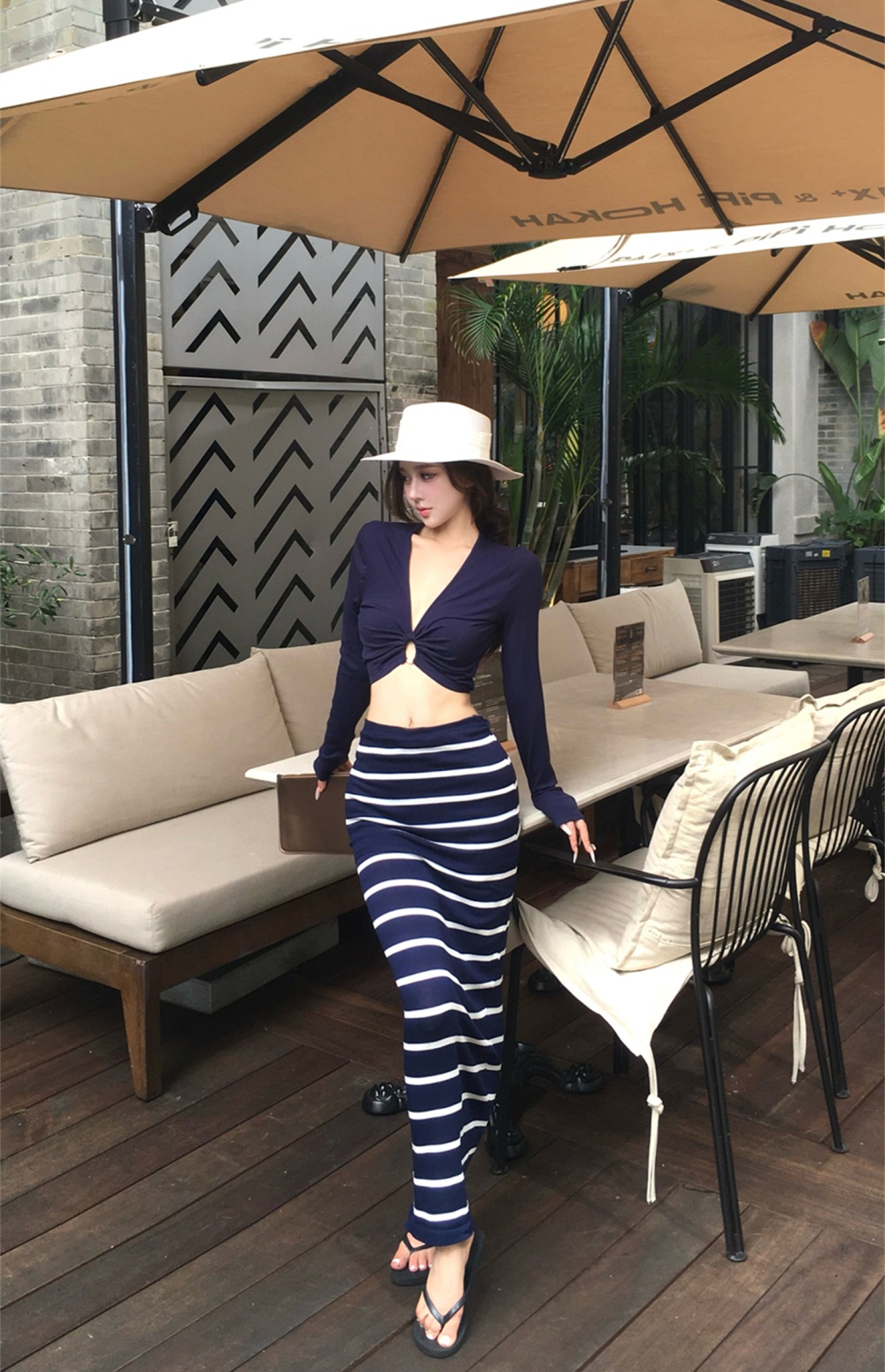 V-neck slim spicegirl T-shirt stripe short skirt a set for women