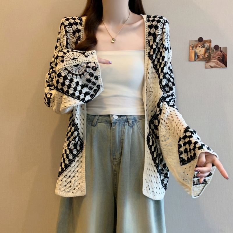Long sleeve tops outside the ride shawl for women