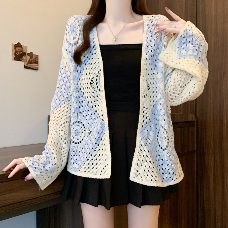 Long sleeve tops outside the ride shawl for women