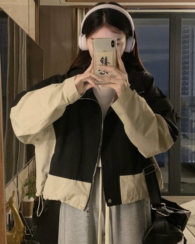 Short splice jacket hooded black-white baseball uniforms