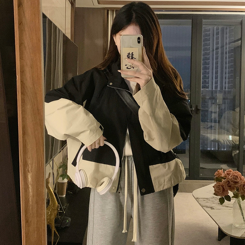 Short splice jacket hooded black-white baseball uniforms