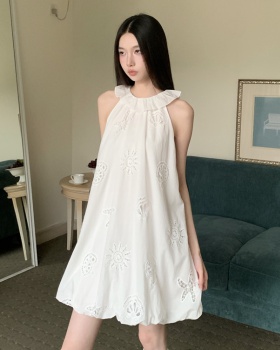 Temperament halter white vacation dress summer slim bud T-back