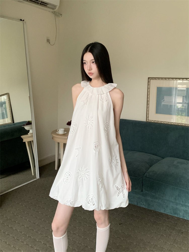 Temperament halter white vacation dress summer slim bud T-back