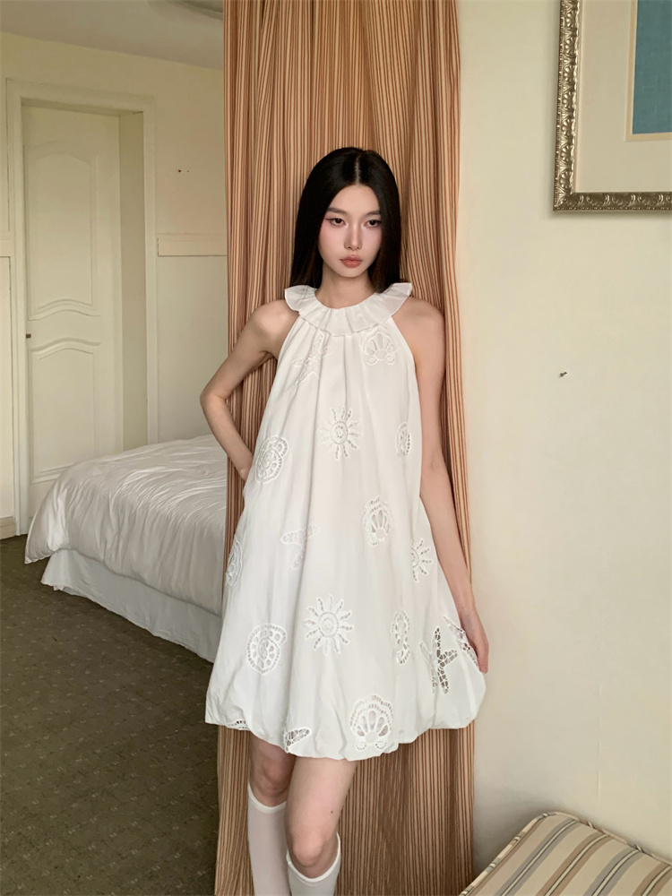 Temperament halter white vacation dress summer slim bud T-back