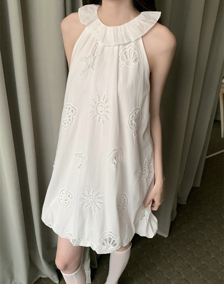 Temperament halter white vacation dress summer slim bud T-back