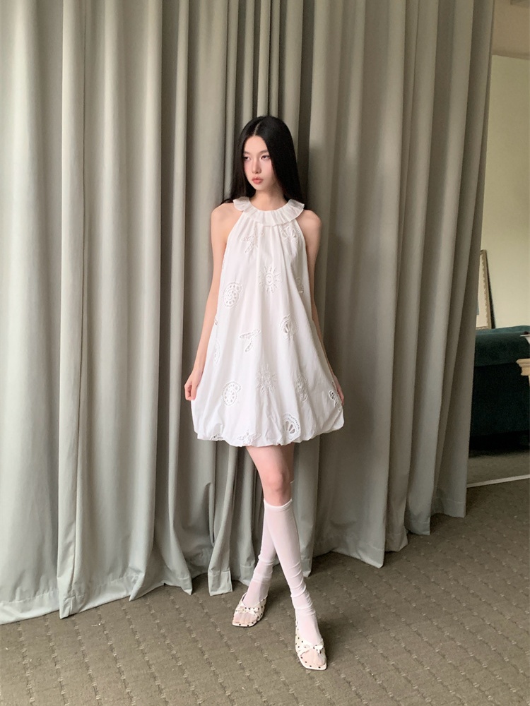 Temperament halter white vacation dress summer slim bud T-back