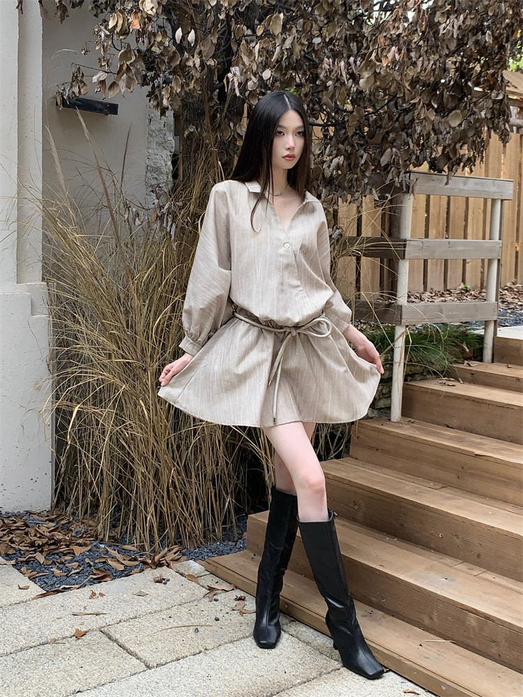 V-neck niche bat sleeve loose T-back short lazy A-line dress