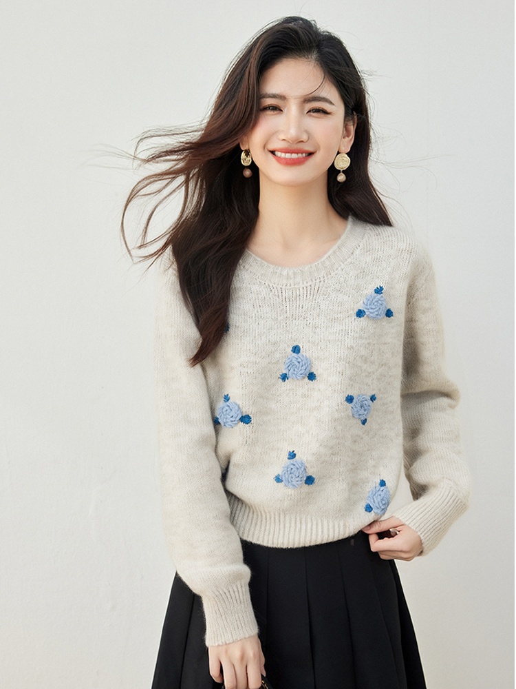 Slim embroidery colors stereoscopic sweater for women