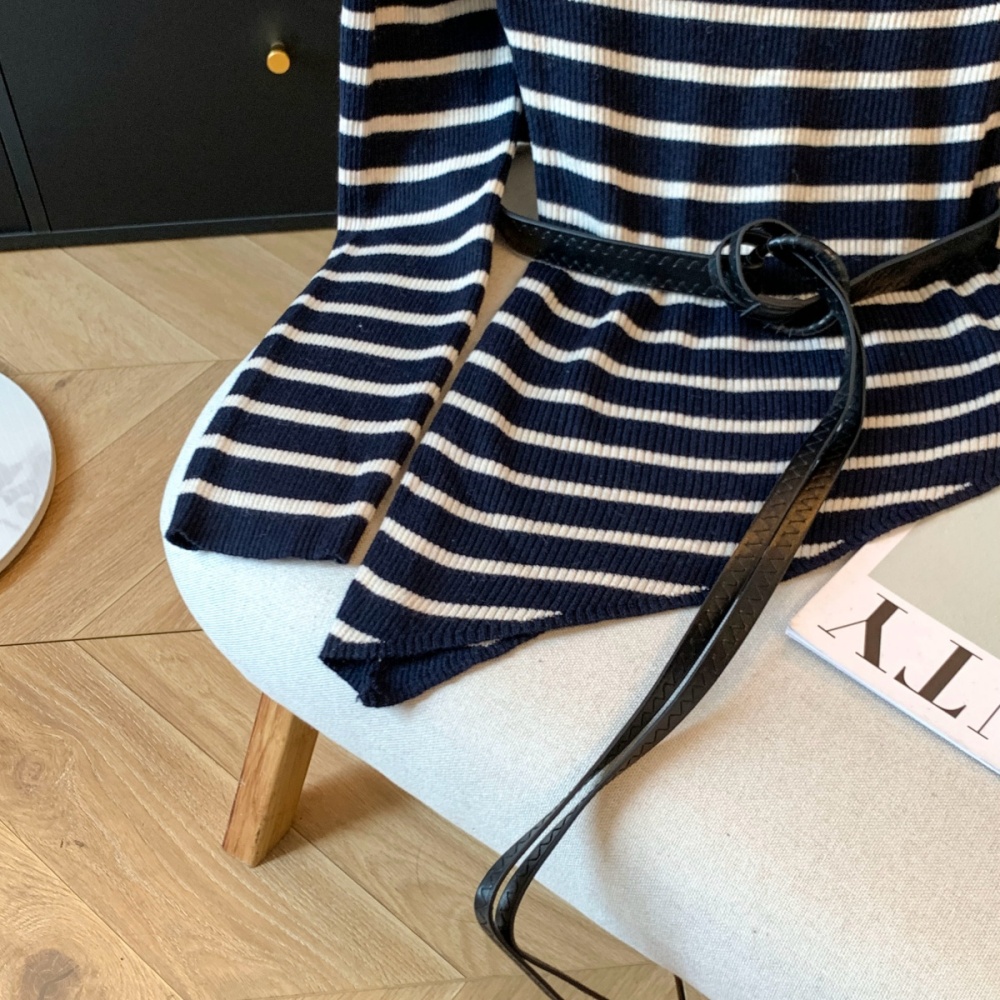 Fashion flat shoulder strapless enticement sweater