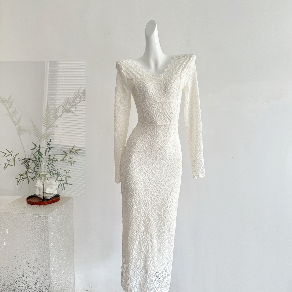 Lace long sleeve beautiful V-neck flat shoulder dress