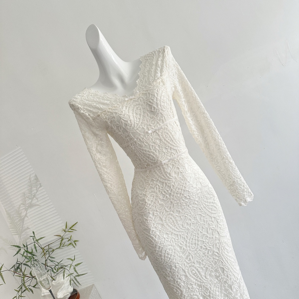 Lace long sleeve beautiful V-neck flat shoulder dress