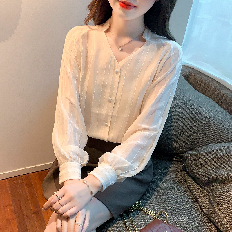 Western style wears outside shirt for women