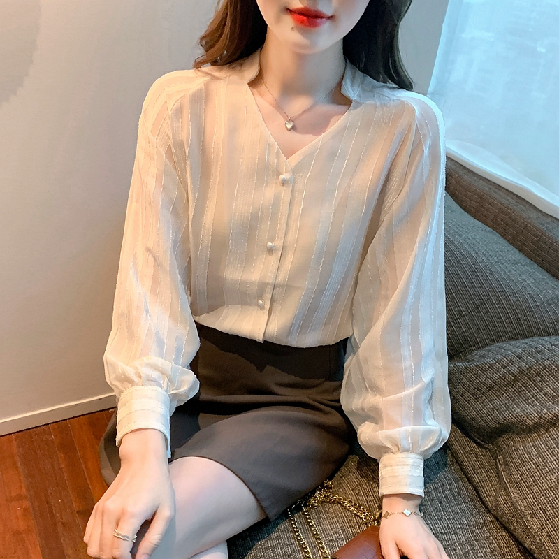 Western style wears outside shirt for women