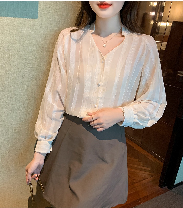 Western style wears outside shirt for women
