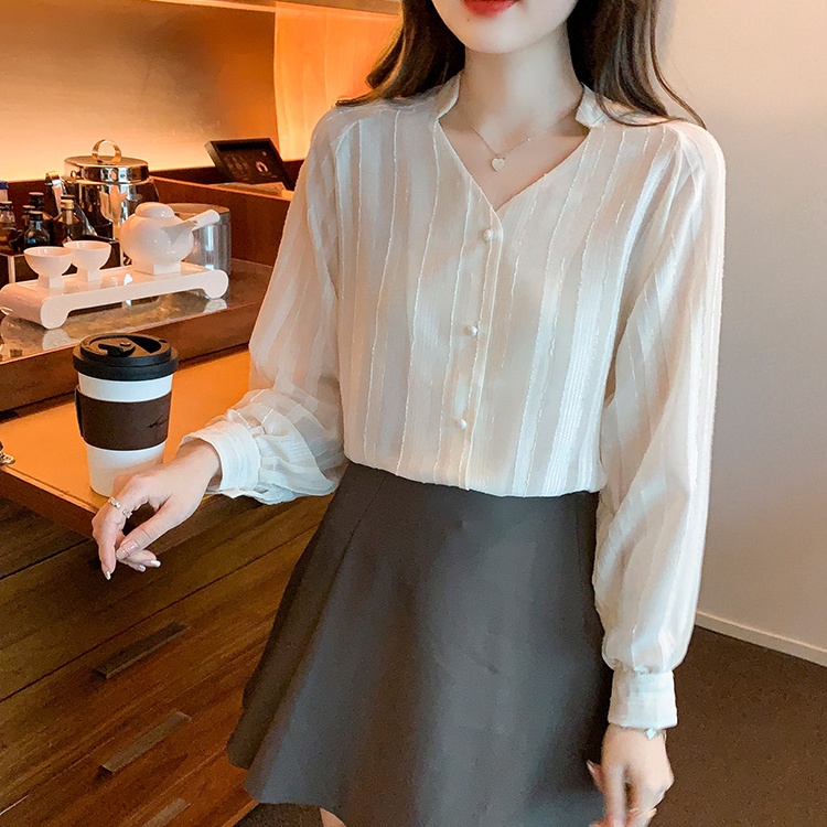 Western style wears outside shirt for women