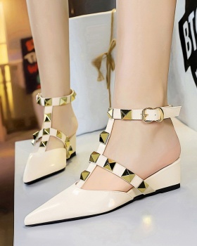 Slipsole cozy sandals rivet classic shoes for women