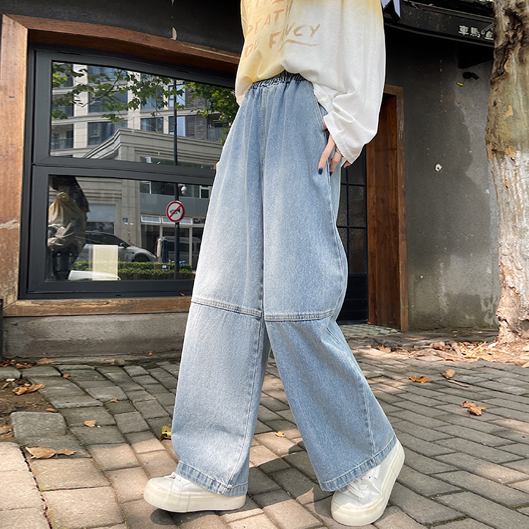 Loose jeans