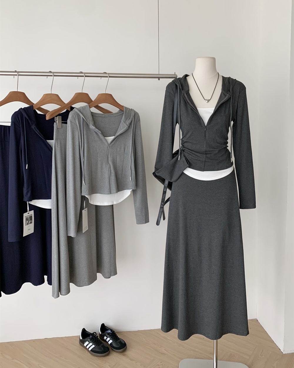 Long Pseudo-two hoodie gray skirt 2pcs set for women