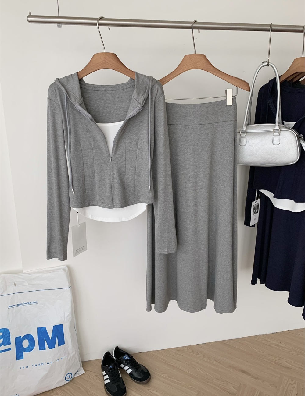 Long Pseudo-two hoodie gray skirt 2pcs set for women