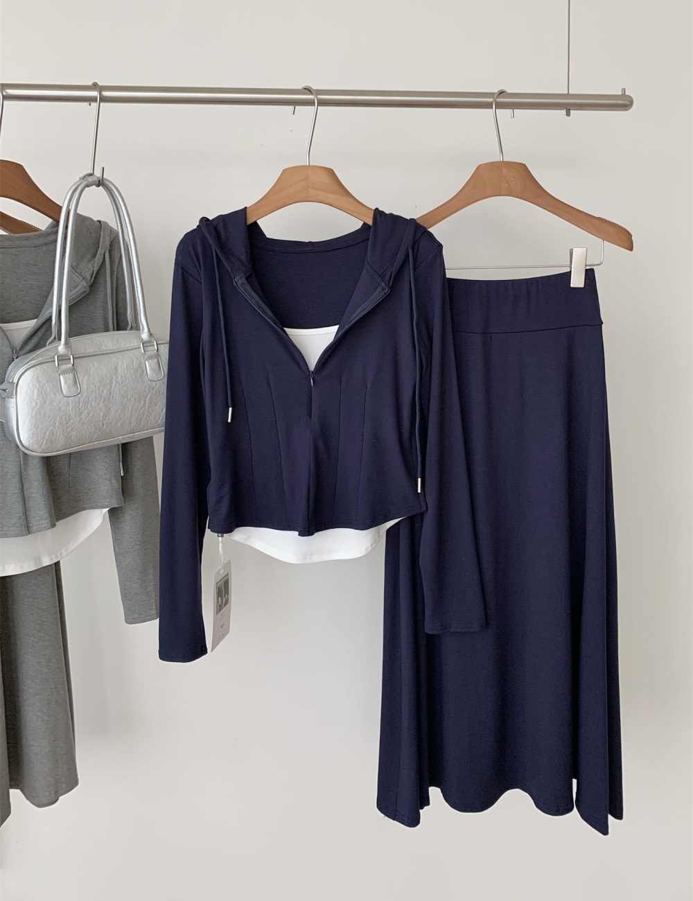 Long Pseudo-two hoodie gray skirt 2pcs set for women