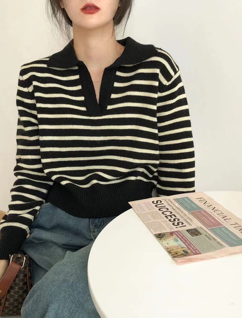 Casual black-white knitted simple sweater