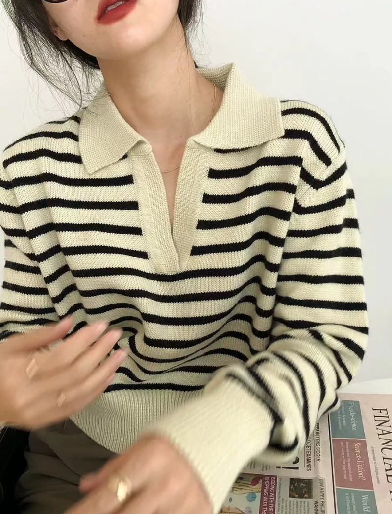 Casual black-white knitted simple sweater