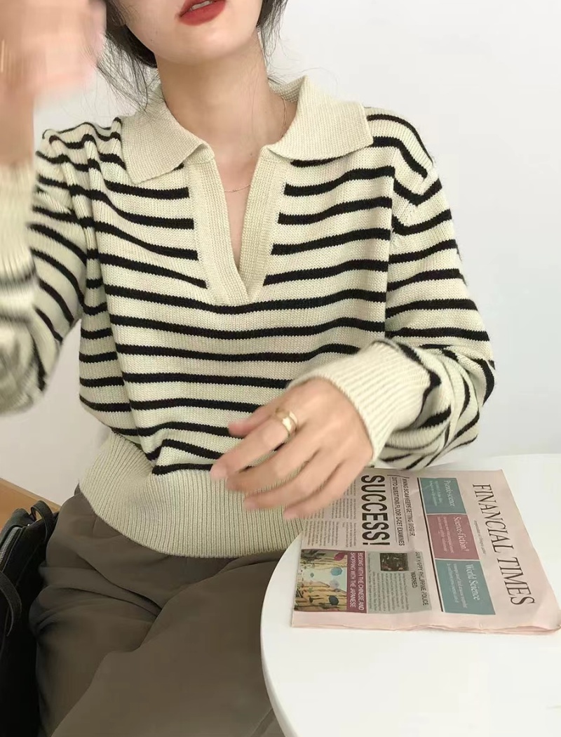 Casual black-white knitted simple sweater