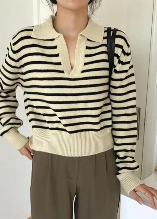 Casual black-white knitted simple sweater