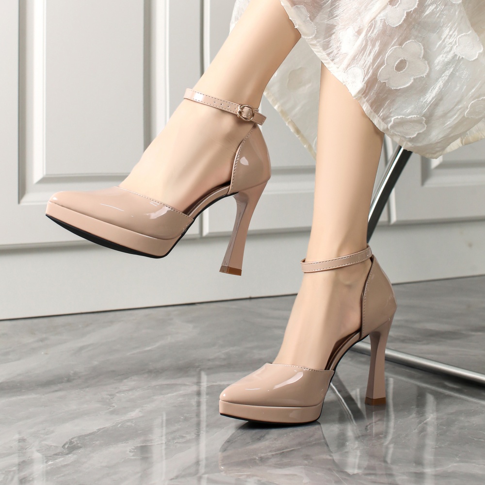 Thick pointed footware fashion night show platform
