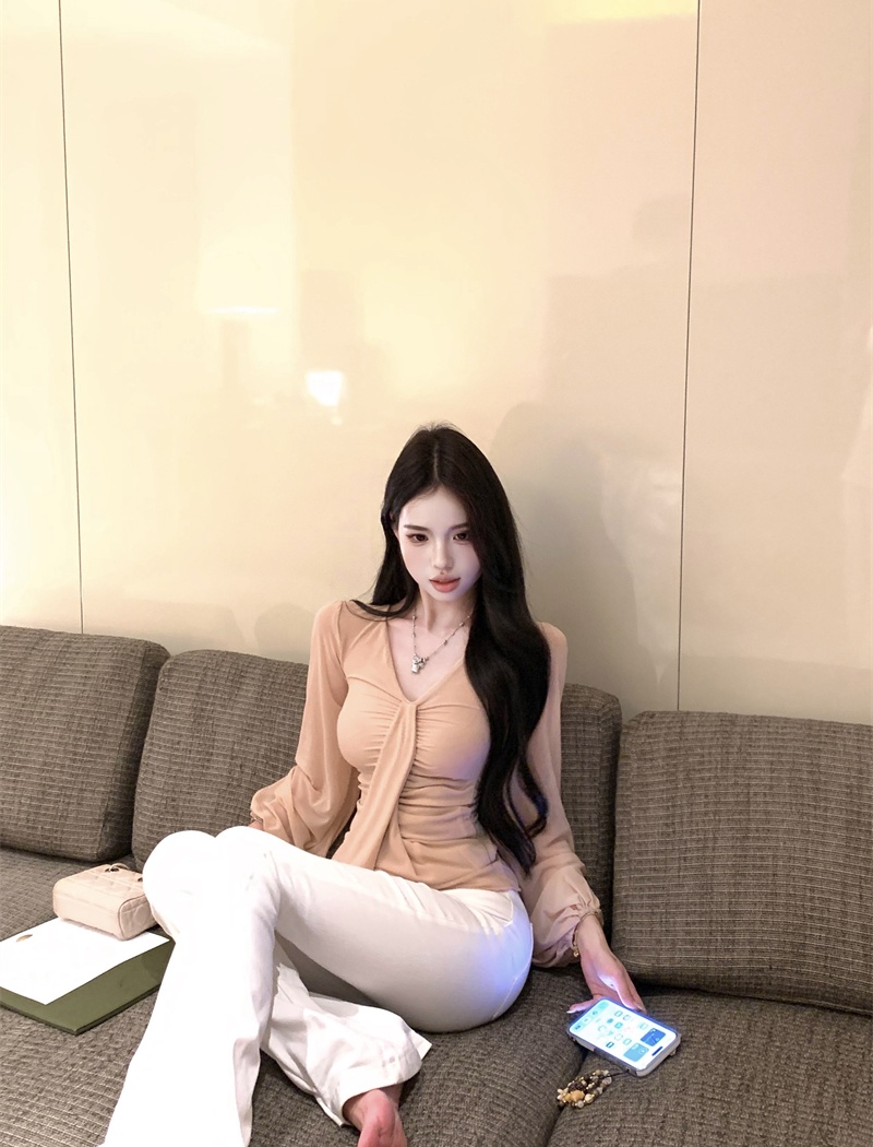 Long sleeve V-neck enticement T-shirt slim tender tops