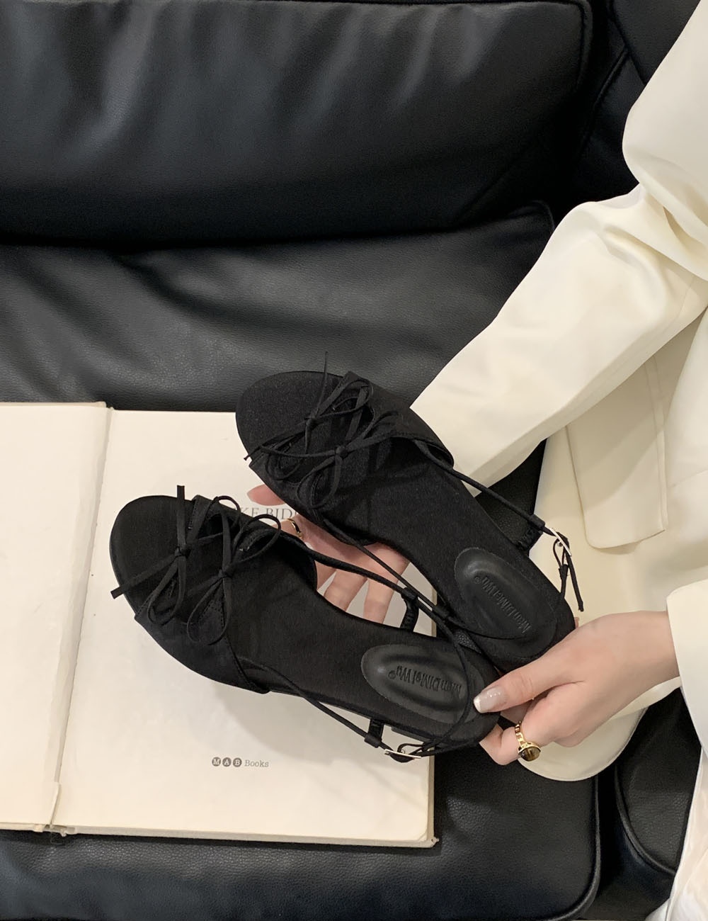France style lady flat niche shoes rome summer round sandals