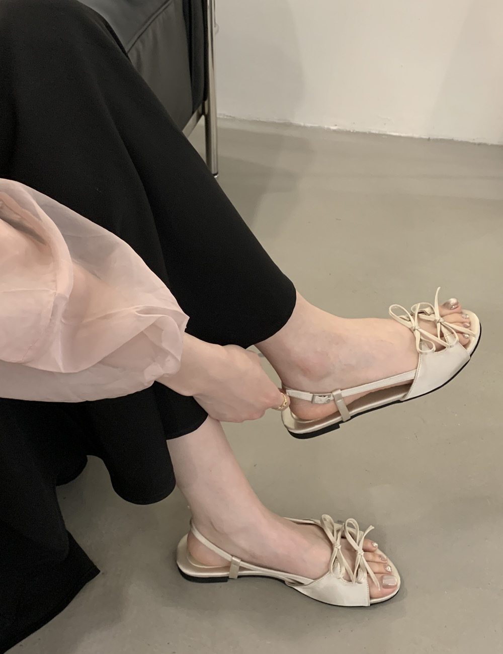 France style lady flat niche shoes rome summer round sandals