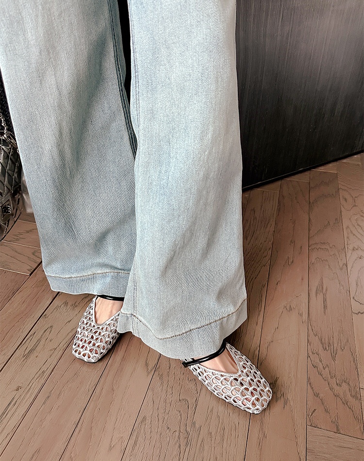 Soft surface France style shoes low mesh sandals