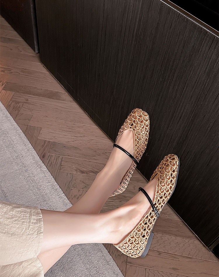 Soft surface France style shoes low mesh sandals